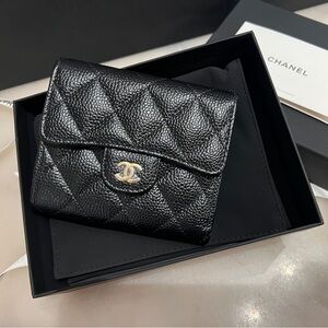 BRAND NEW FULL SET CHANEL TRIFOLD WALLET